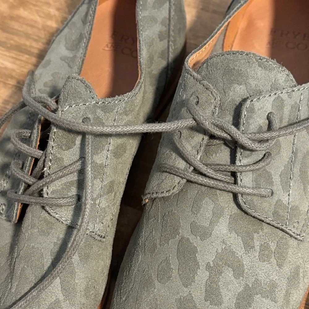 FRYE AND CO. Piper Oxford in Olive Embossed‎ Leopard Print Rare Find Preppy